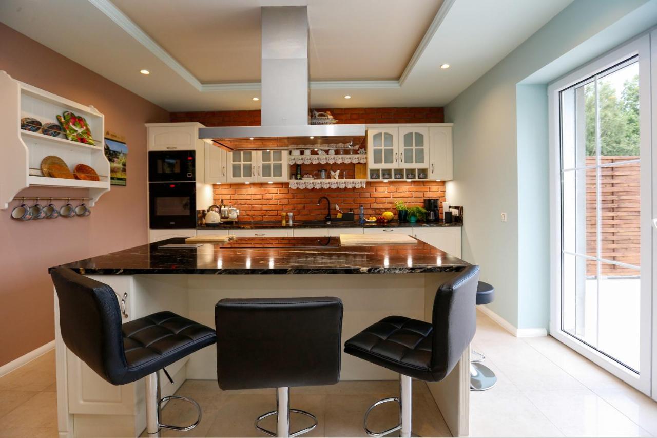 Iseroase House Deluxe Победна Экстерьер фото